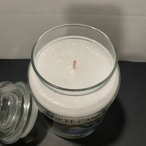 Yankee Candle Retired COCONUT BAY Large 22 oz White Label Rare NEW - Picture 3 of 3